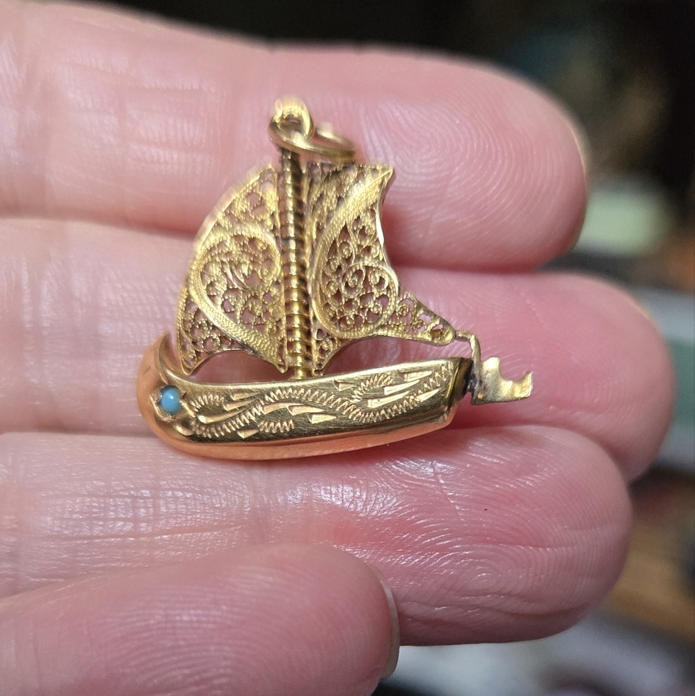 SOLD!COPY - 24k gold sail boat with turquoise gem vintage 1940's piece - Picture 3 of 9